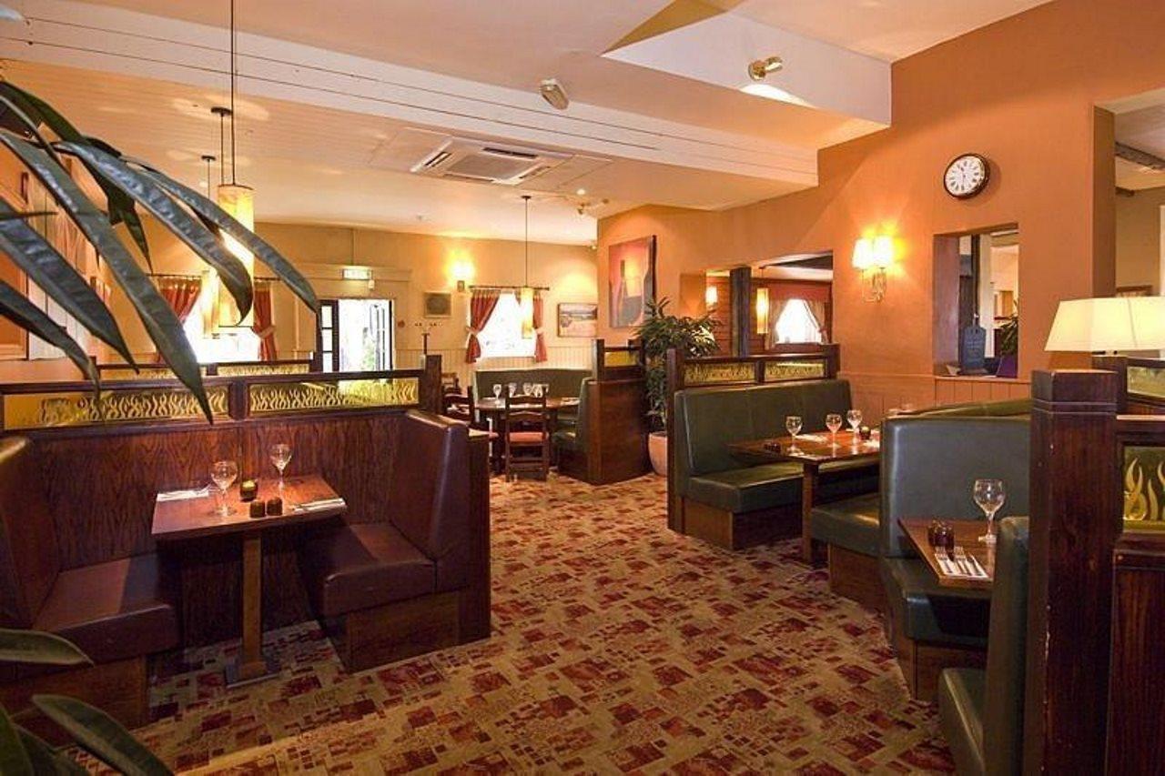 Premier Inn Тринг Экстерьер фото