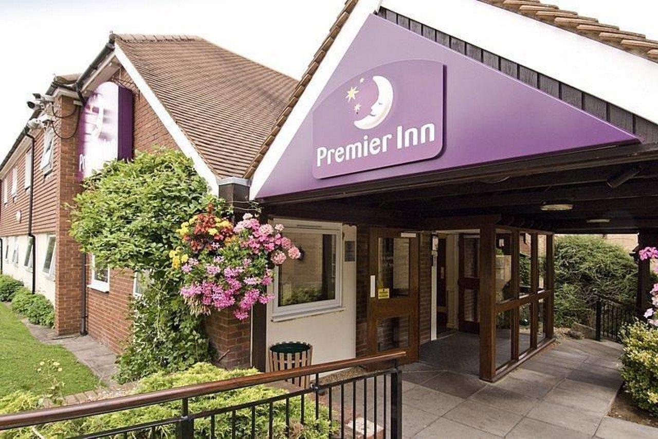 Premier Inn Тринг Экстерьер фото